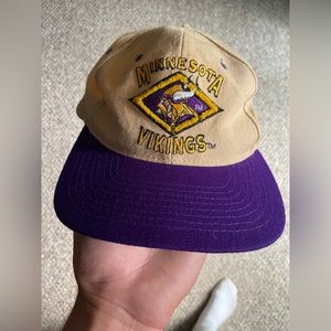 STARTER VINTAGE MINNESOTA VIKINGS HAT 💜 (90s!!)